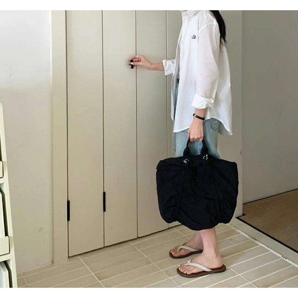 韓國TRO人氣休閒通勤抽繩手拿側背托特包-細節圖7