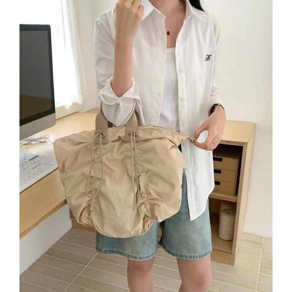 韓國TRO人氣休閒通勤抽繩手拿側背托特包-細節圖8