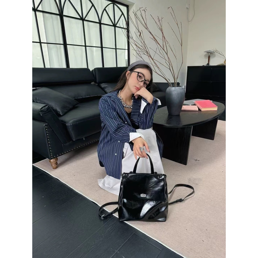 韓國TRO 復古油蠟軟皮手提後背包-細節圖4