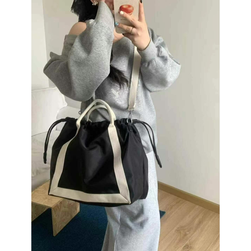 韓國TRO 文青通勤抽繩尼龍手提側背托特包-細節圖3