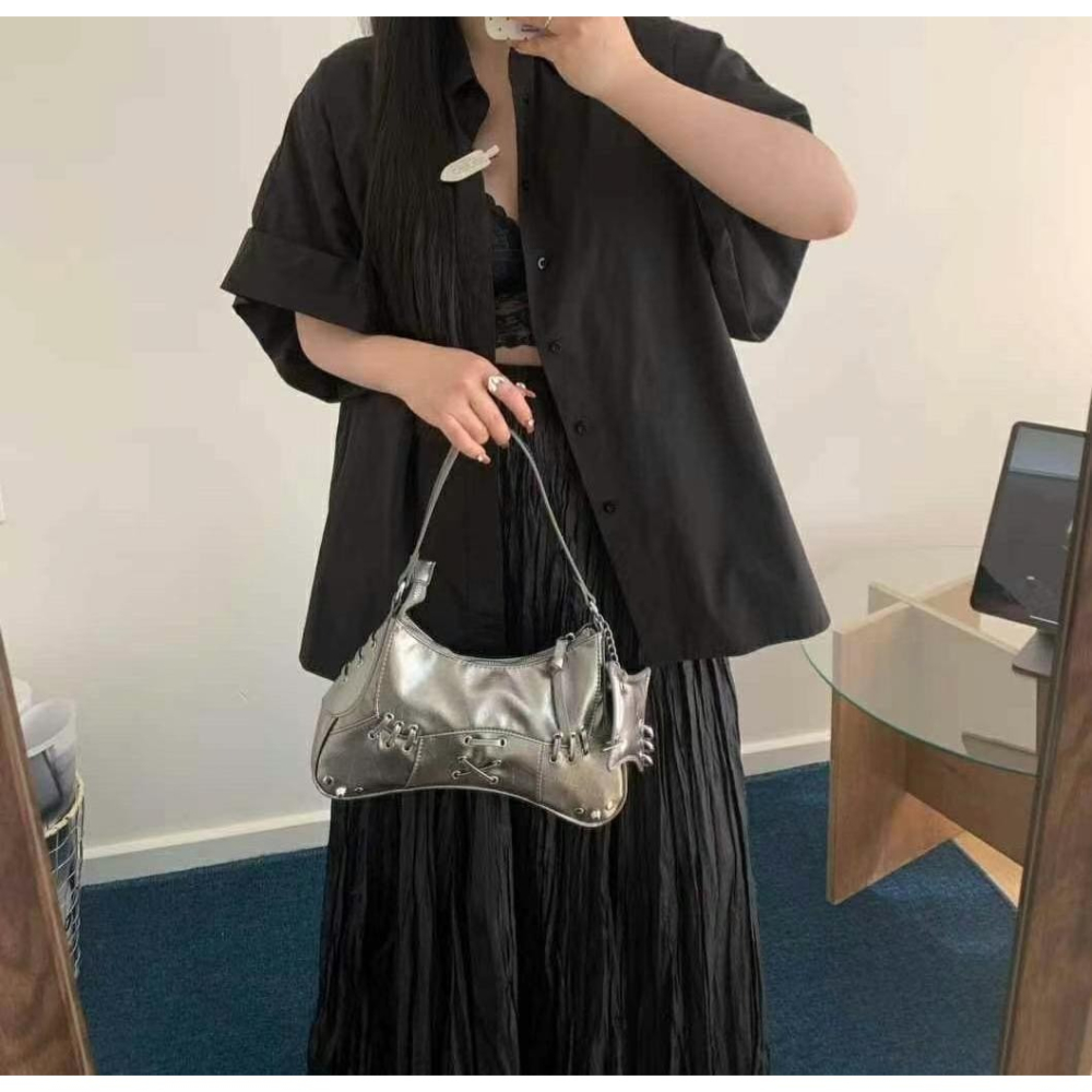 韓國TRO 美式復古卯釘機車手提斜挎包-細節圖3