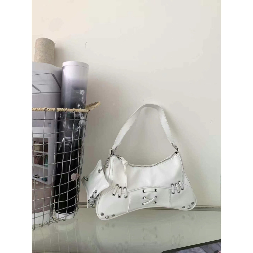 韓國TRO 美式復古卯釘機車手提斜挎包-細節圖6