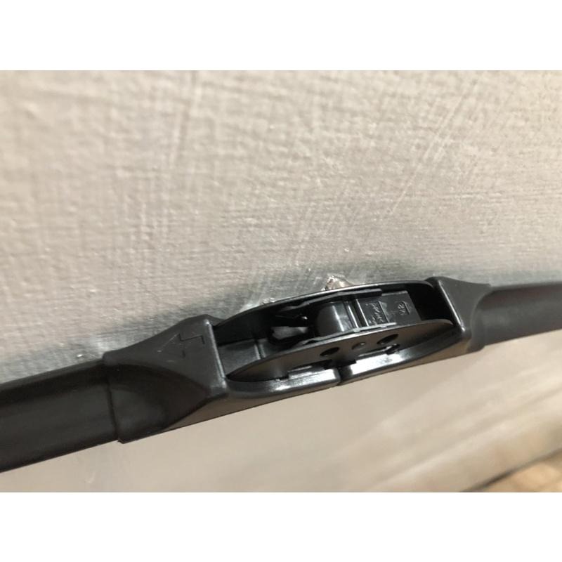 【Max魔力生活家】  A級品 優質軟骨雨刷 12吋後雨刷 12吋雨刷 超重質量 通用型U型勾 一支30元-細節圖3