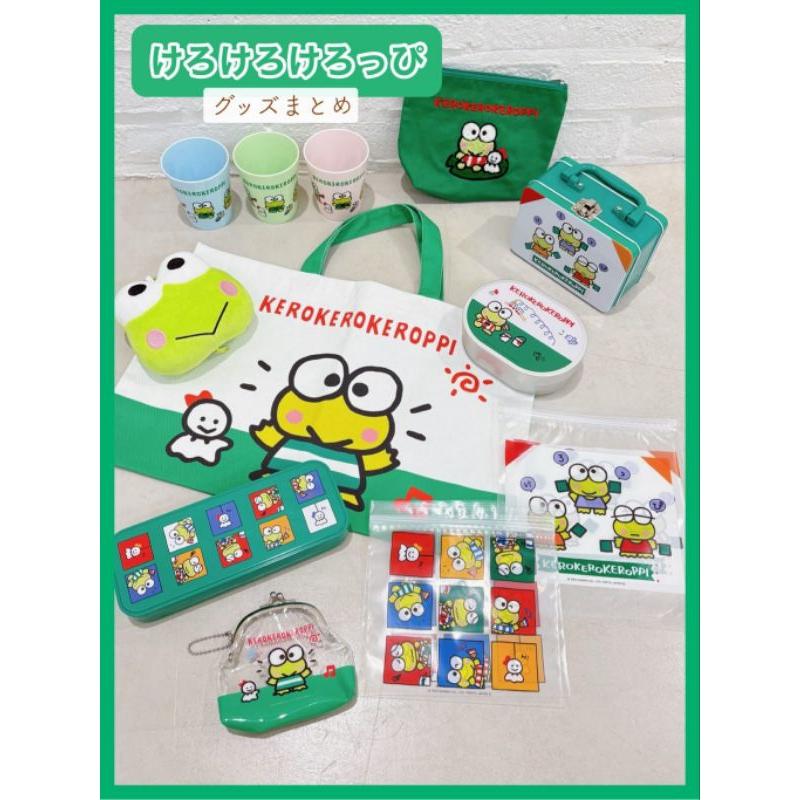 「現貨」日本3coins 聯名三麗鷗 鐵盒 貼紙 草莓新聞 KT 怕恰狗 購物袋 吊飾 夾鏈袋 水杯［AN.shop]-細節圖3