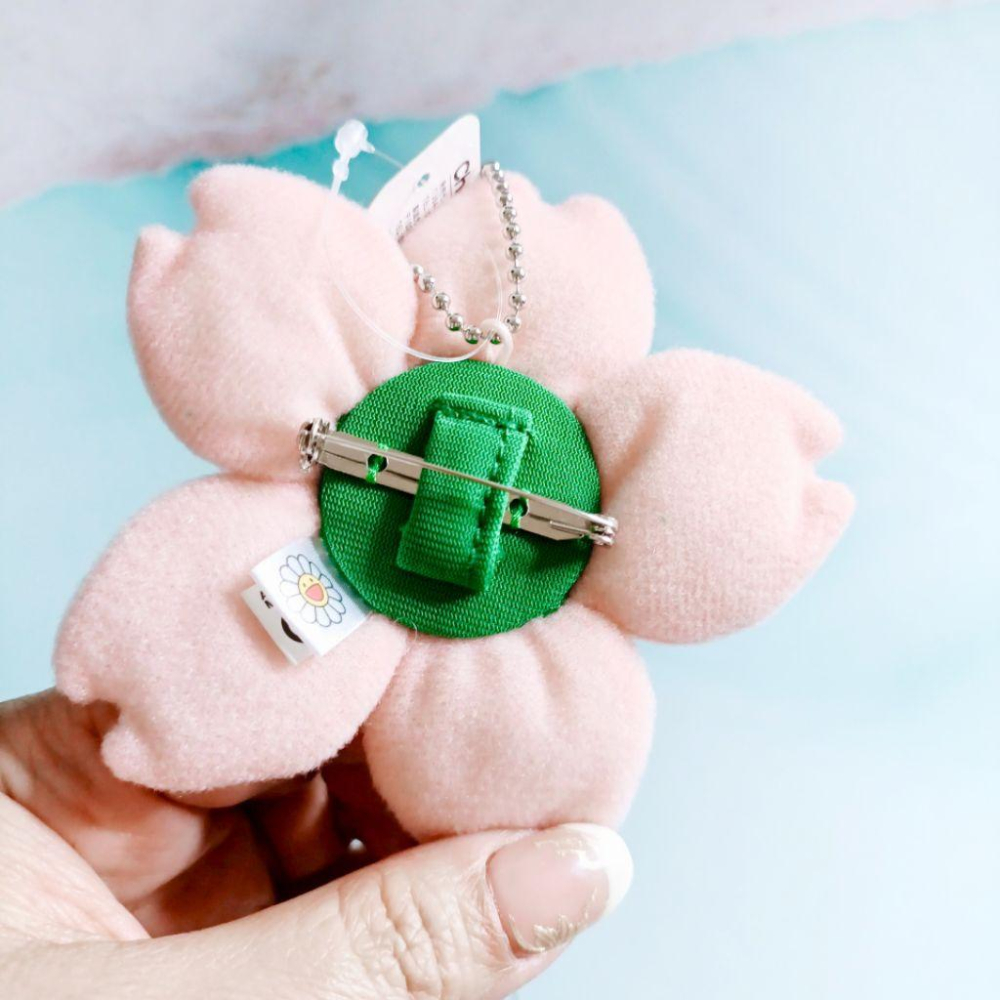 「現貨」日本 村上隆 太陽花 小花 胸針 Takashi Murakami 新款LV聯名熊貓 水鑽小花 鑰匙圈吊飾-細節圖3