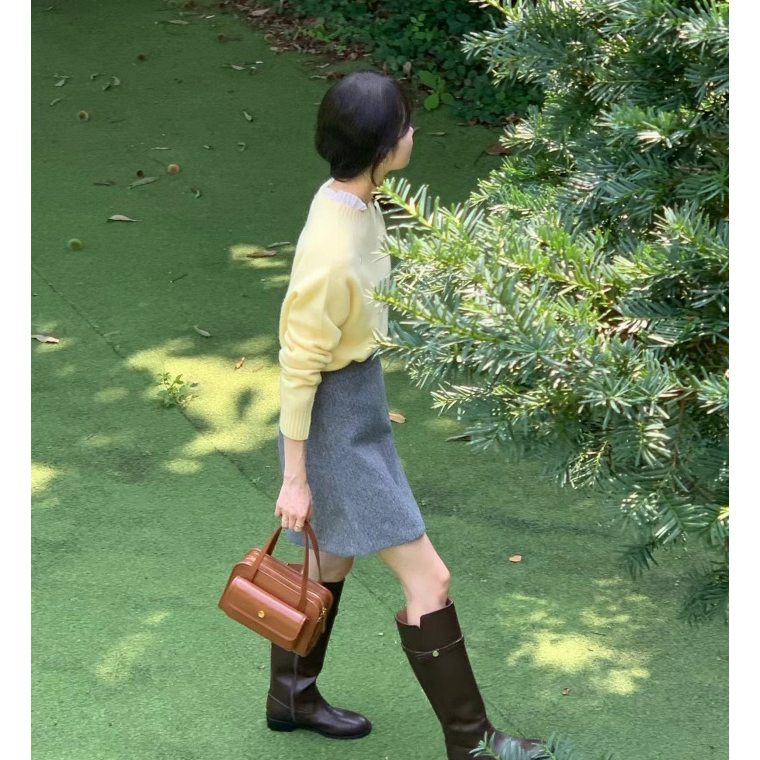 [現貨+預購］韓國代購🇰🇷韓國東大門設計師小眾品牌 Leonie 油蠟皮信封包 手提包 斜背包 肩背包-細節圖11