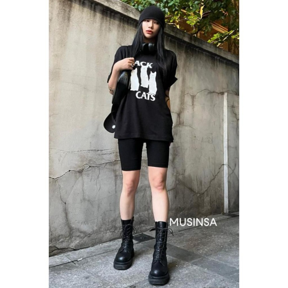 [現貨］韓國代購🇰🇷 韓國品牌 Vivastudio 四隻貓咪 黑貓 白貓 短袖 短T 夏天上衣 韓國衣服-細節圖3