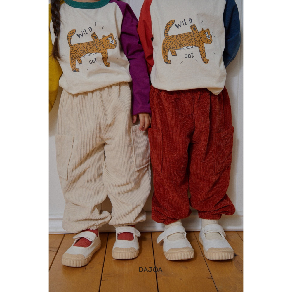 DAJOA 秋季新款 直紋大口袋慢跑褲 白色 現貨13-細節圖2