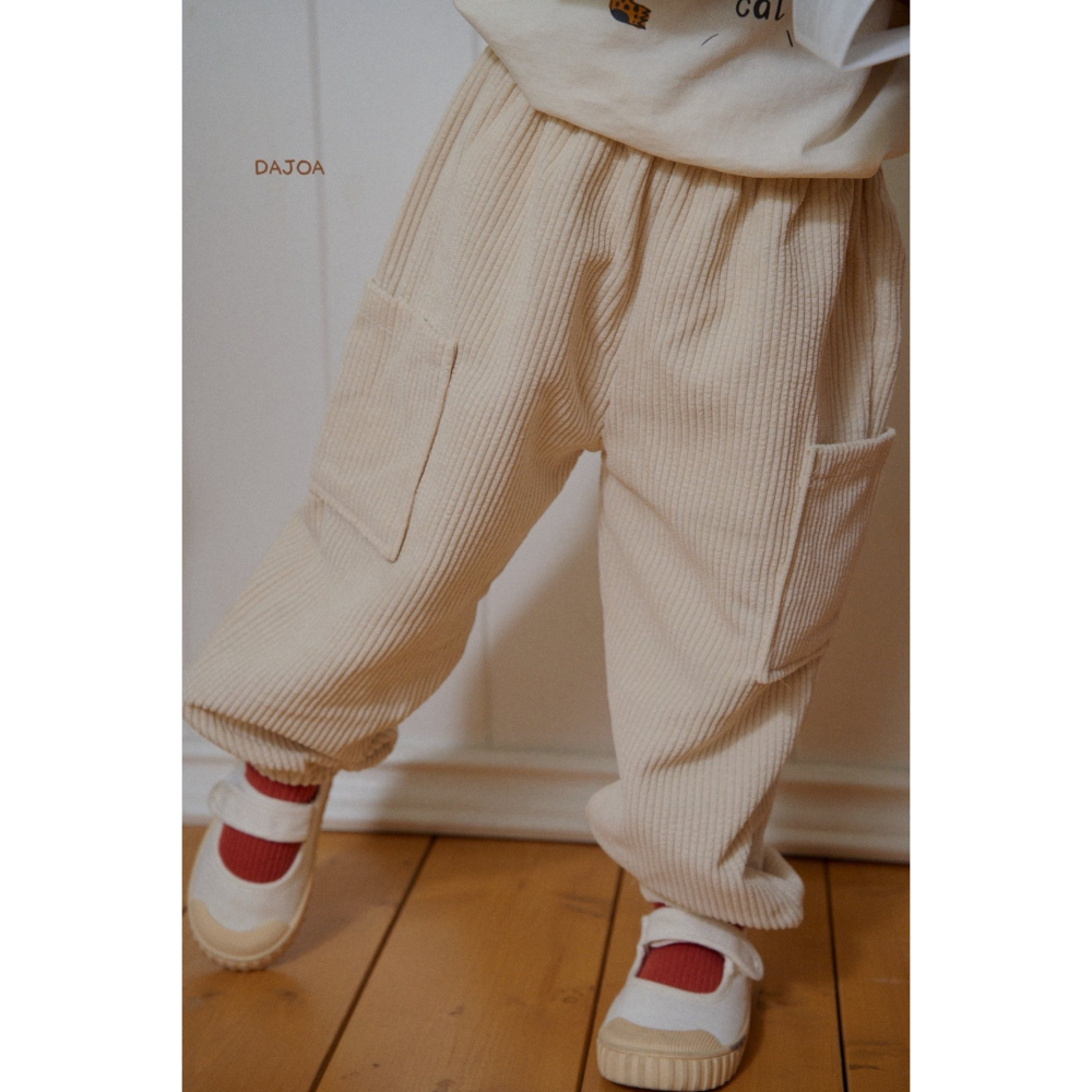 DAJOA 秋季新款 直紋大口袋慢跑褲 白色 現貨13-細節圖6
