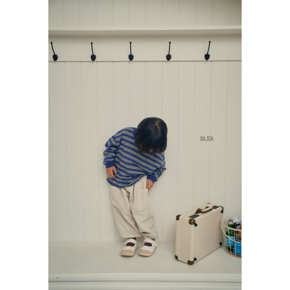 DAJOA 秋季新款 直紋大口袋慢跑褲 白色 現貨13-細節圖8