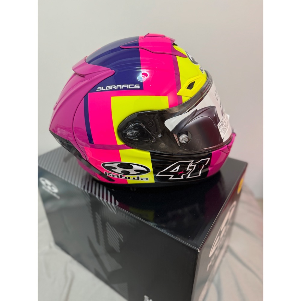 🔥現貨只有一頂🔥  OGK F17 選手彩繪 Alex-2 紫黃 MotoGP 大E 全罩式 MFJ日本認-細節圖2