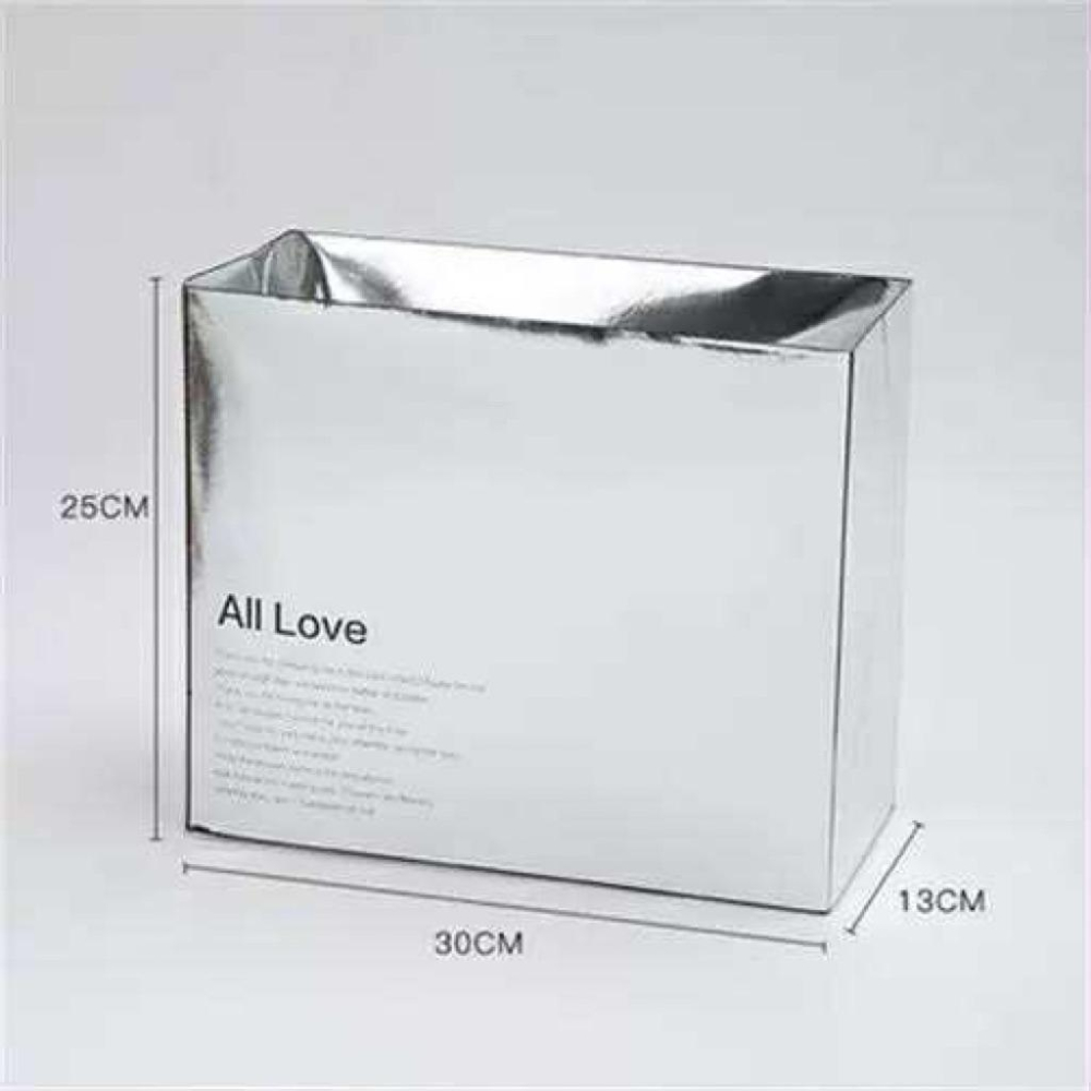 【現貨商品 快速出貨】銀色抱抱款花束袋 沒有提袋 質感超好 花束 禮物 都很適合-細節圖2