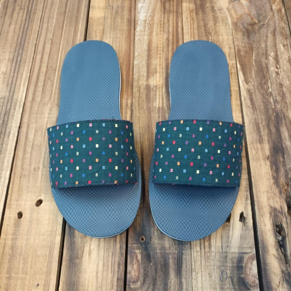 【雅鉑-無印】82406-2 藍點/藍 簡約風室內拖鞋 交叉室內拖鞋 超輕止滑拖鞋-細節圖2