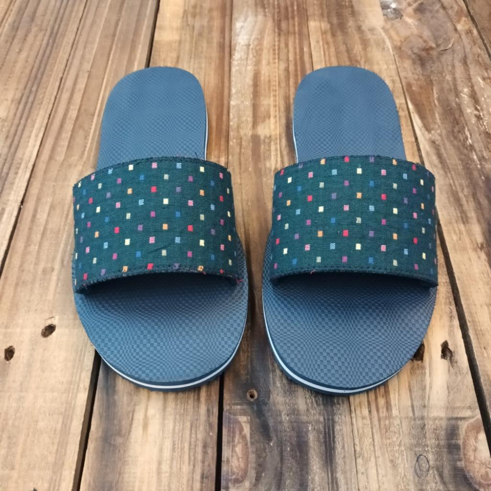 【雅鉑-無印】82406-2 藍點/藍 簡約風室內拖鞋 交叉室內拖鞋 超輕止滑拖鞋-細節圖3