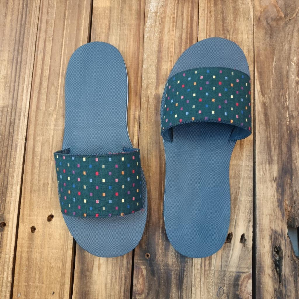 【雅鉑-無印】82406-2 藍點/藍 簡約風室內拖鞋 交叉室內拖鞋 超輕止滑拖鞋-細節圖4