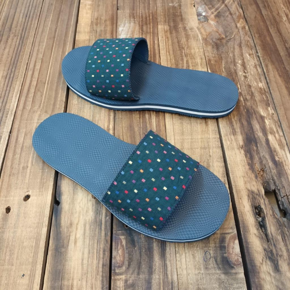 【雅鉑-無印】82406-2 藍點/藍 簡約風室內拖鞋 交叉室內拖鞋 超輕止滑拖鞋-細節圖5