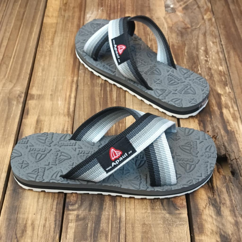 【APAUL 雅鉑】22406-1 灰黑/白 經典雅鉑紋拖鞋 寬版交叉拖鞋-細節圖5