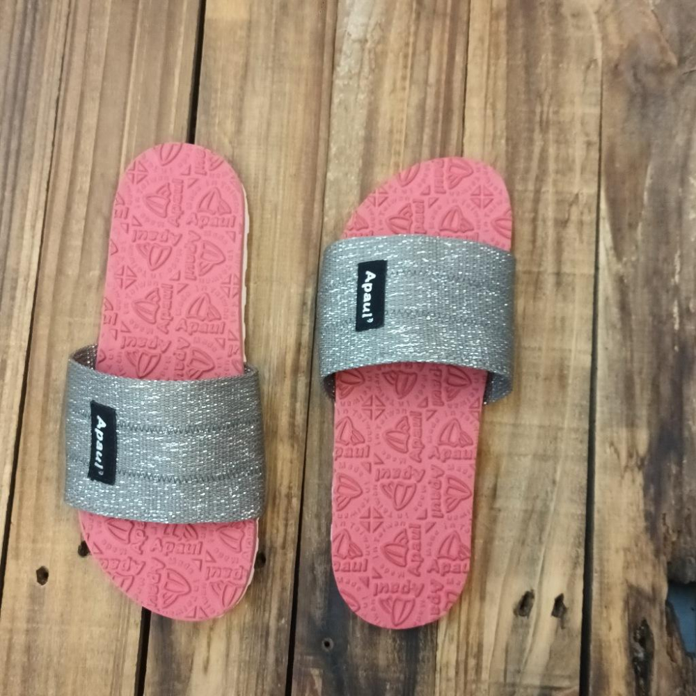 【APAUL 雅鉑】12405 灰/紅/白底  經典雅鉑紋拖鞋 寬版一字拖鞋 橡膠質感室內拖鞋 旅行拖鞋-細節圖5