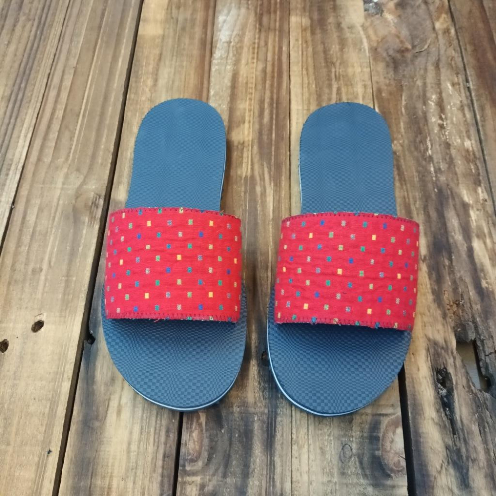 【雅鉑-無印】82406 紅點/藍 簡約風室內拖鞋 交叉室內拖鞋 超輕止滑拖鞋-細節圖2