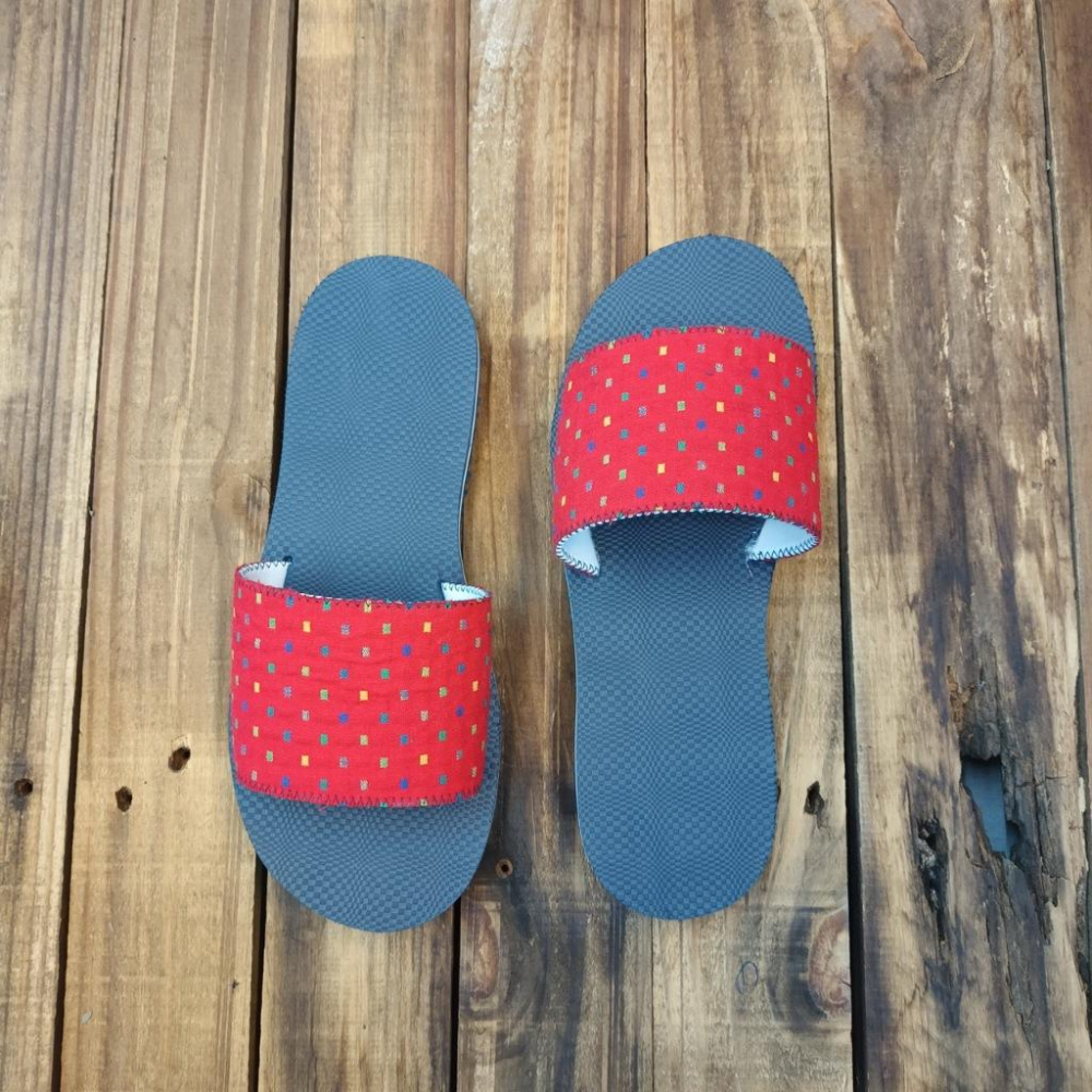 【雅鉑-無印】82406 紅點/藍 簡約風室內拖鞋 交叉室內拖鞋 超輕止滑拖鞋-細節圖3