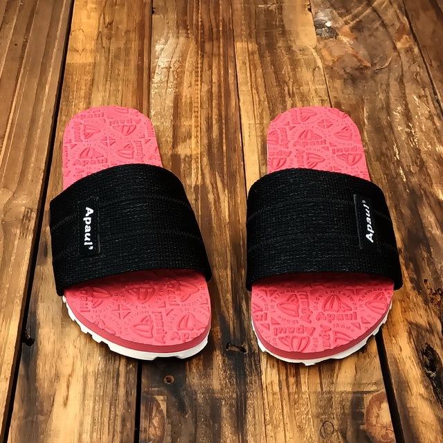 【APAUL 雅鉑】12405 黑/紅/白底  經典雅鉑紋拖鞋 寬版一字拖鞋 橡膠質感室內拖鞋 旅行拖鞋-細節圖2