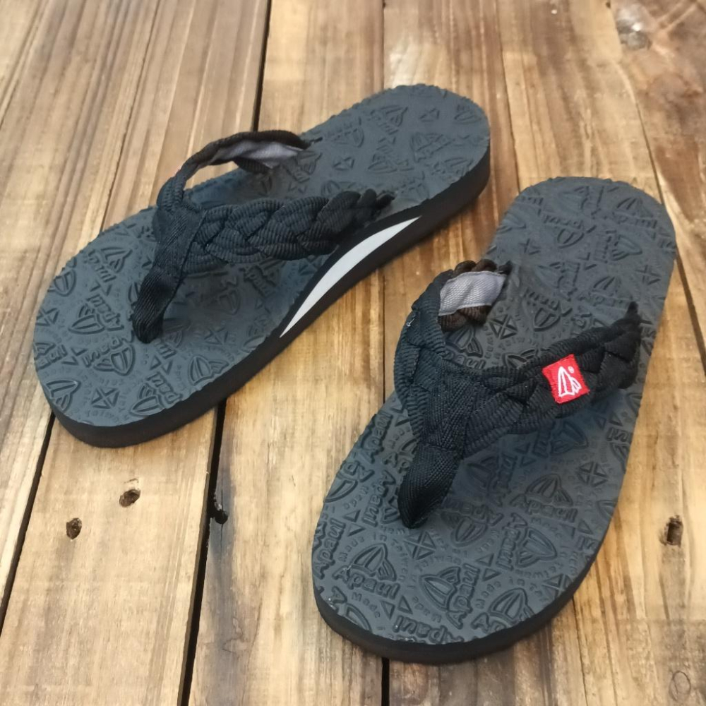 【APAUL雅鉑】32317-8  黑 編織寬版拖鞋 美式風格夾腳拖鞋 足弓支撐拖鞋 硬橡膠止滑拖鞋-細節圖5