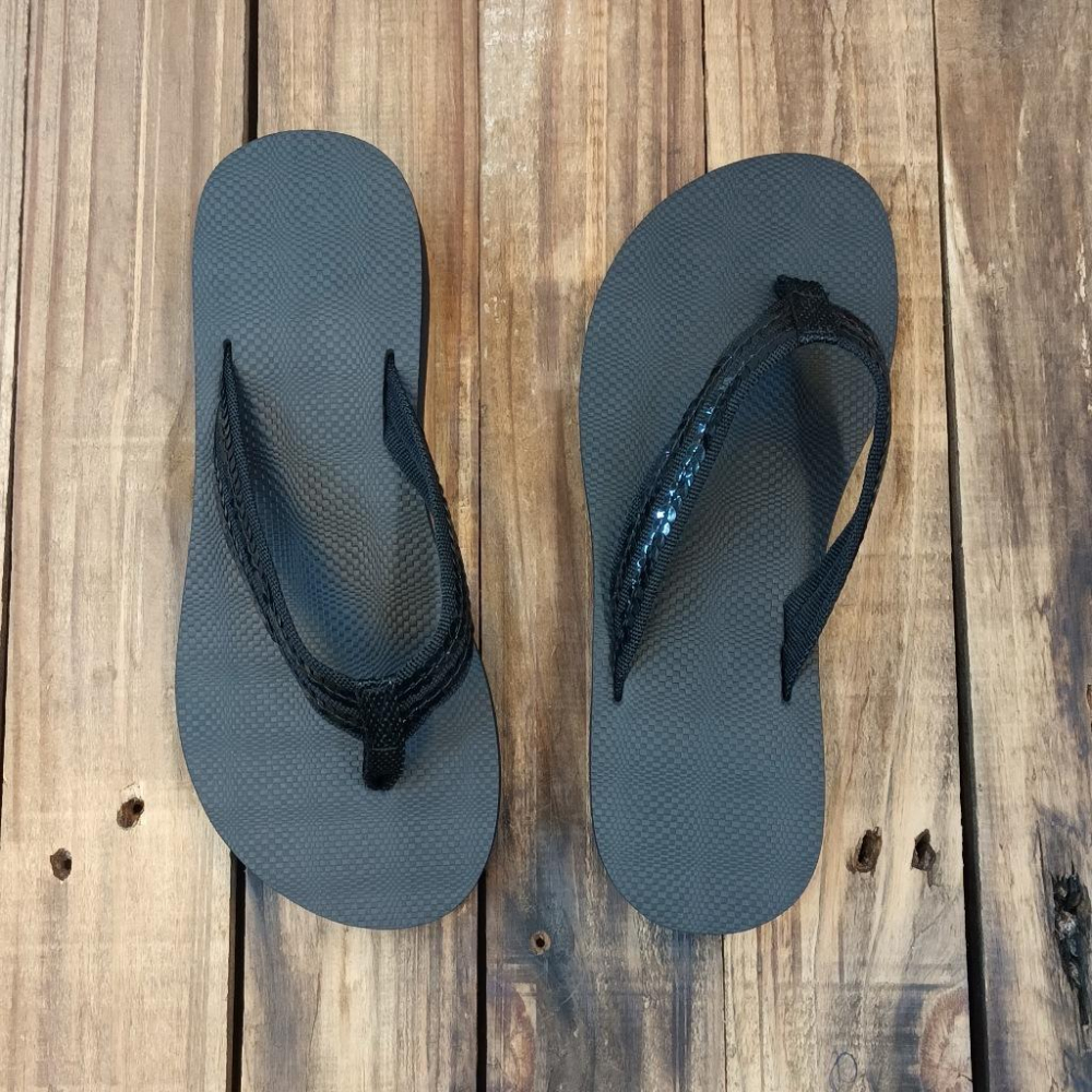 【APAUL 雅鉑】32403 黑  低調亮片拖鞋  厚底夾腳拖鞋  橡膠止滑觸感拖鞋 前低後高拖鞋-細節圖5