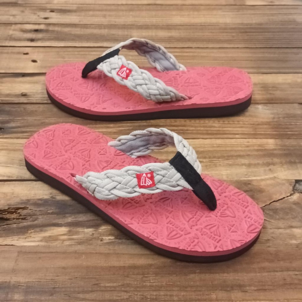 【APAUL雅鉑】32317-3  灰/酒紅 編織風寬版拖鞋 美式風格夾腳拖-細節圖2