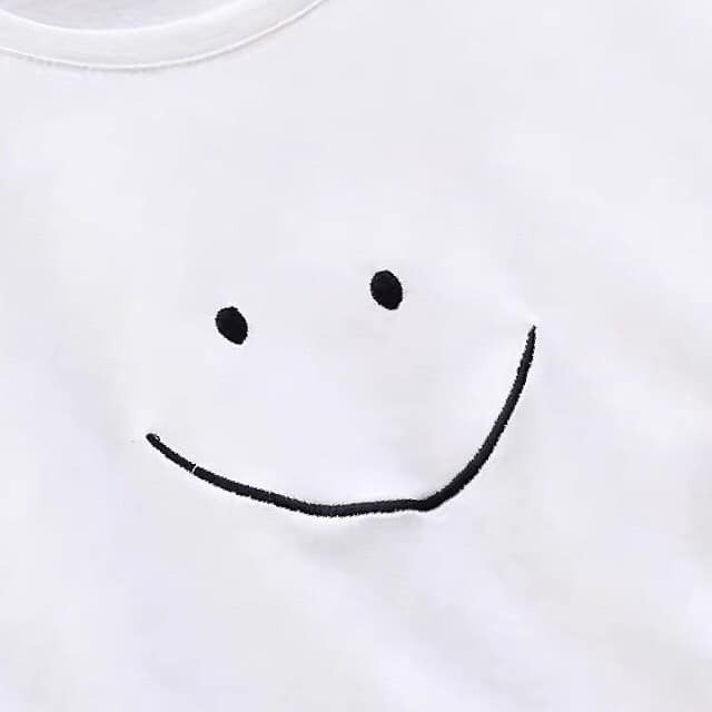 ⭐12小時火速出貨⭐<現貨>微笑刺繡基本款大學T-細節圖6