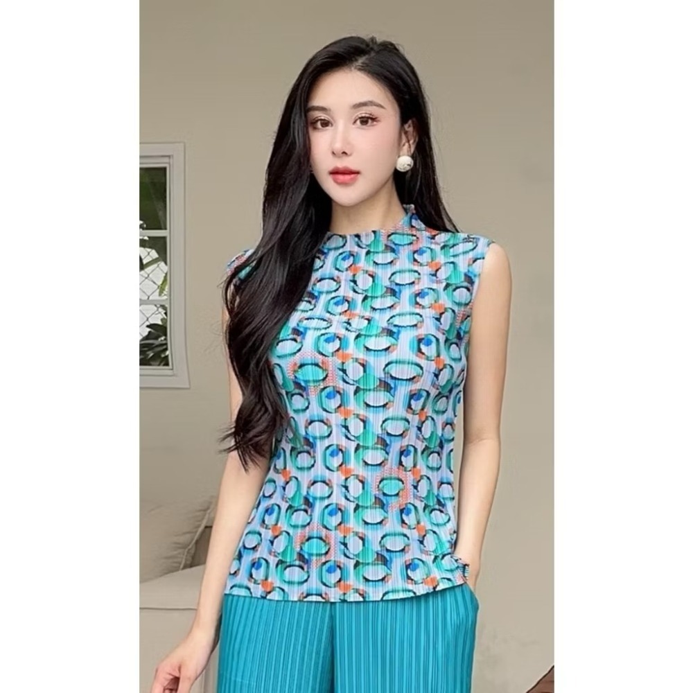 【2025年新款】三宅褶皺 修身立領印花背心-規格圖4