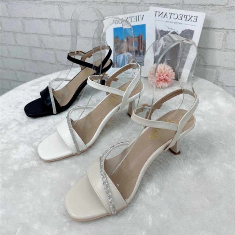 TATA【現貨➕預購】MITHJ台灣製造 一字帶鑽涼鞋 質感碎鑽款 高跟鞋 一字扣帶高跟鞋 約會跟鞋 氣質跟鞋-細節圖2