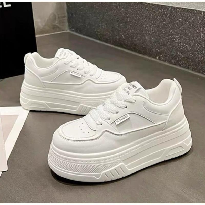 DoubleE［現貨+預購］小白休閒鞋 黑邊 白邊 增高鞋 小個子必備 韓版外出鞋 板鞋-細節圖3