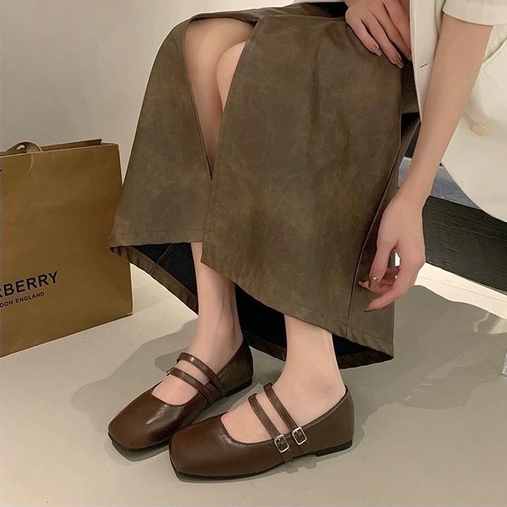 TATA【現貨➕預購】仙女姐姐約會必備單品 復古瑪莉珍鞋 雙扣環調節平底包鞋 素面簡約  外出鞋 平底鞋 休閒鞋-細節圖3