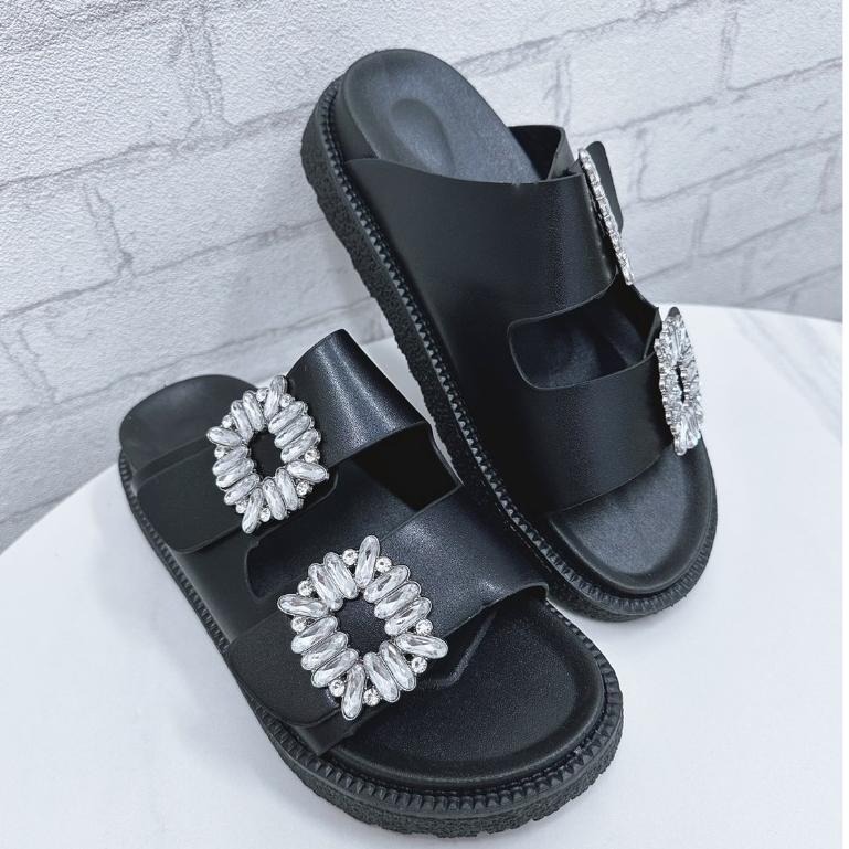 TATA【現貨➕預購】夏季勃肯水鑽釦皮帶拖鞋 厚底 外出鞋 水鑽 一字拖2板拖鞋-細節圖2