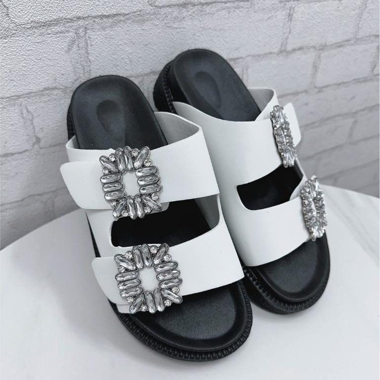 TATA【現貨➕預購】夏季勃肯水鑽釦皮帶拖鞋 厚底 外出鞋 水鑽 一字拖2板拖鞋-細節圖3