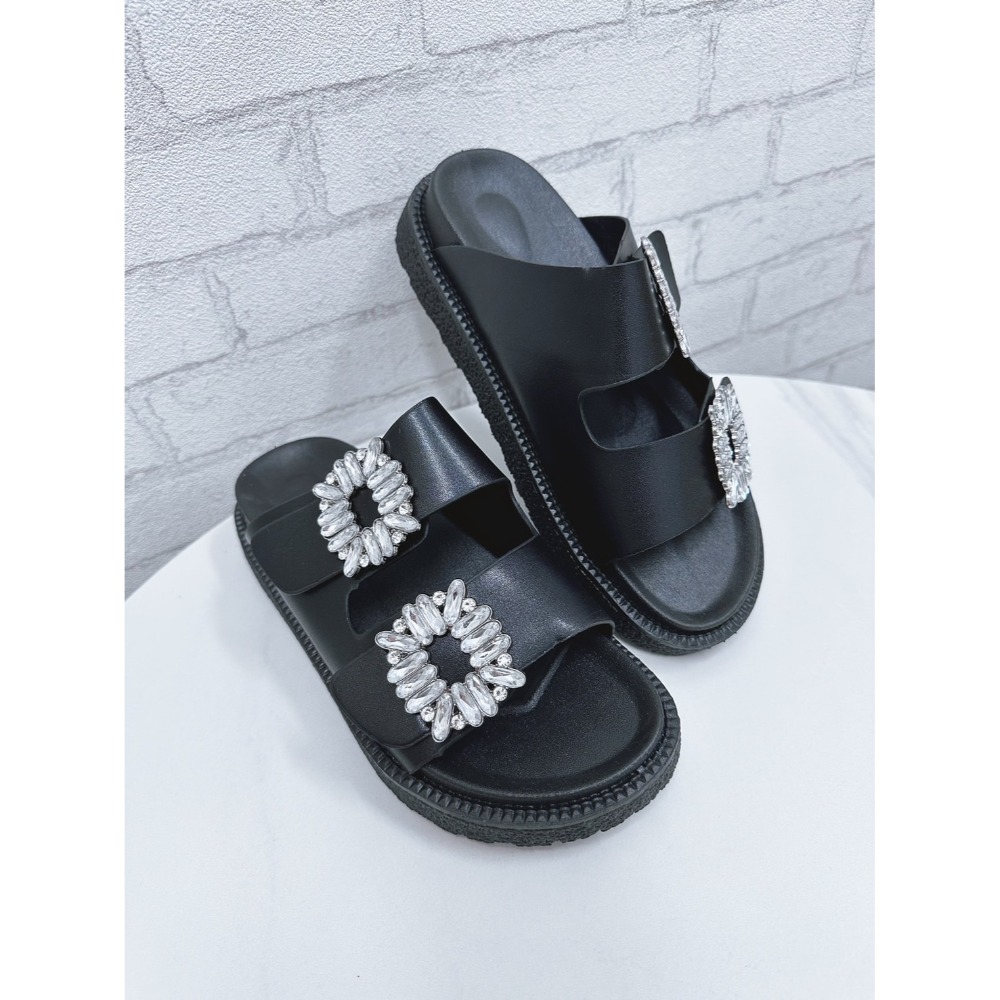 TATA【現貨➕預購】夏季勃肯水鑽釦皮帶拖鞋 厚底 外出鞋 水鑽 一字拖2板拖鞋-規格圖4