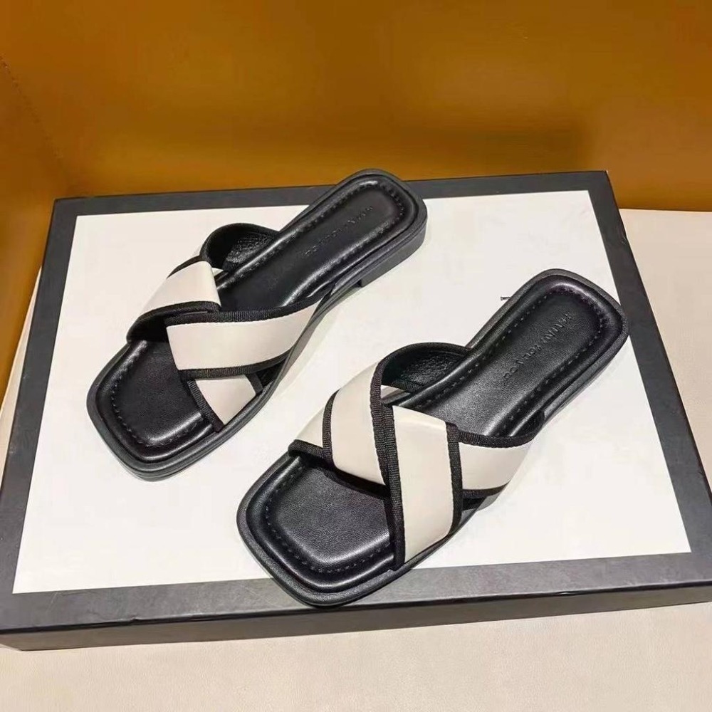 TATA【現貨➕預購】台灣出貨拼色格子平底拖鞋-細節圖3