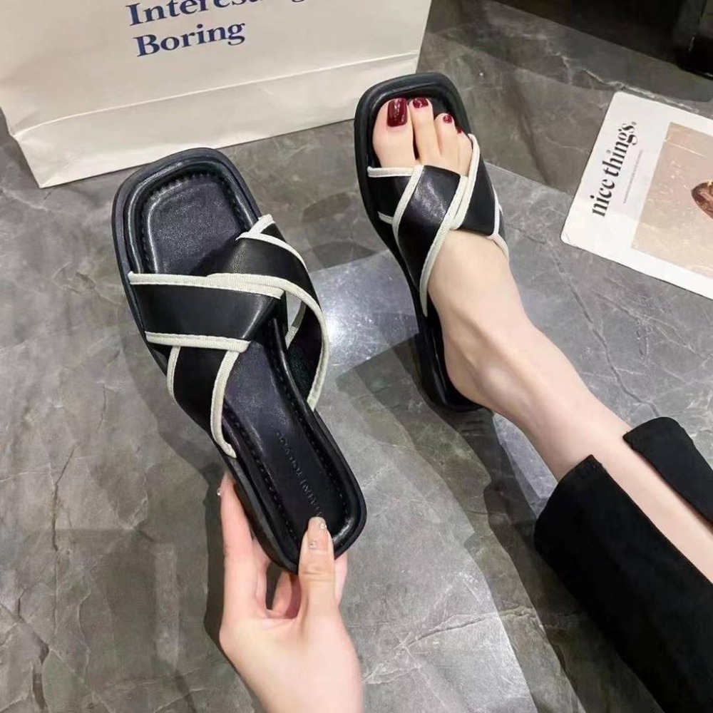 TATA【現貨➕預購】台灣出貨拼色格子平底拖鞋-細節圖4