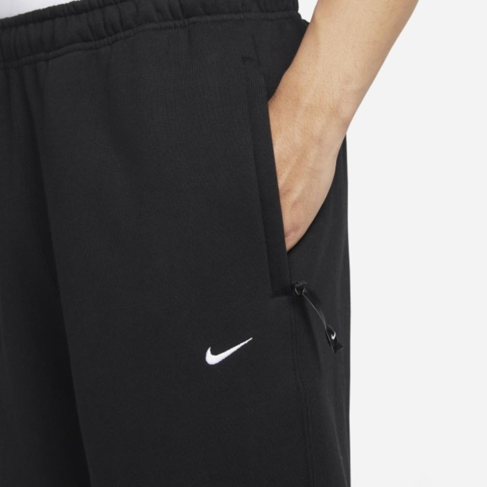 【WS】NIKE LAB SOLO SWOOSH 男款 黑 刺繡 保暖 休閒 長褲 縮口褲 棉褲 DX1365-010-細節圖4