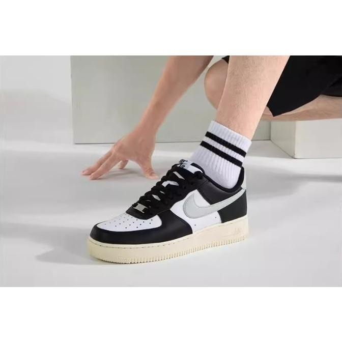 【WS】NIKE AIR FORCE 1 ＇07 AF1 黑白 熊貓 灰綠 休閒 運動 休閒鞋 FQ6848-101-細節圖2