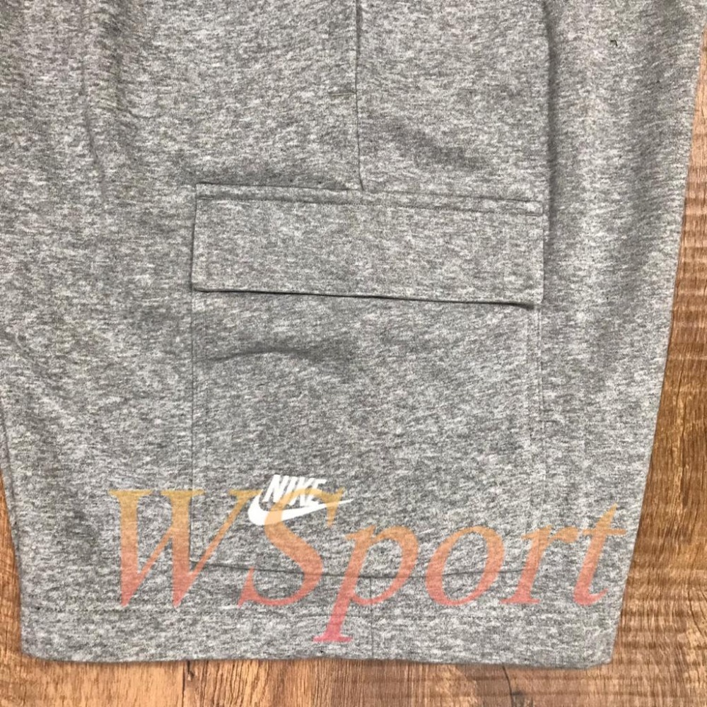 【WS】NIKE NSW CLUB 男款 運動 休閒 刺繡 LOGO 灰色 大口袋 短褲 棉褲 CZ9957-063-細節圖9