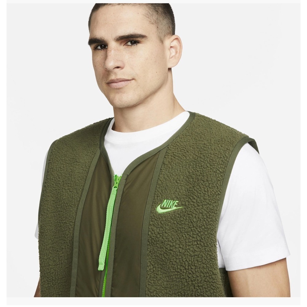 【WS】NIKE NSW VEST ACG 男款 綠色 刺繡 絨毛 拼接 羊羔毛 背心外套 DD5026-326-細節圖2