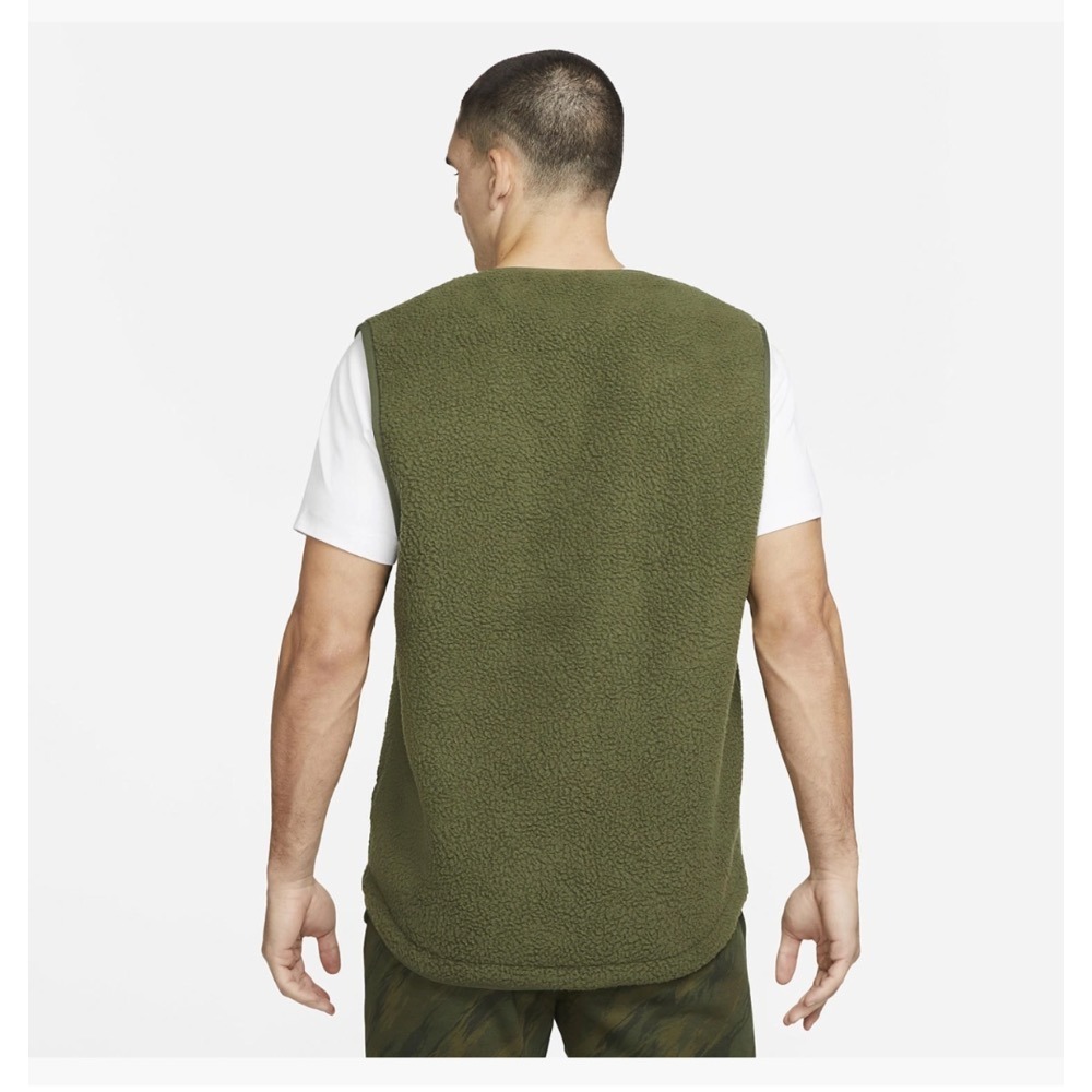 【WS】NIKE NSW VEST ACG 男款 綠色 刺繡 絨毛 拼接 羊羔毛 背心外套 DD5026-326-細節圖4
