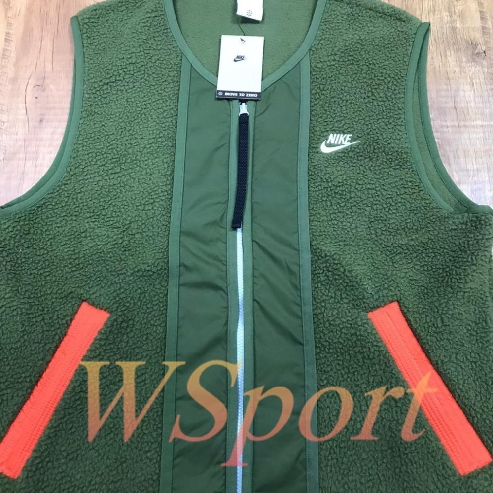 【WS】NIKE NSW VEST ACG 男款 綠色 刺繡 絨毛 拼接 羊羔毛 背心外套 DD5026-326-細節圖8