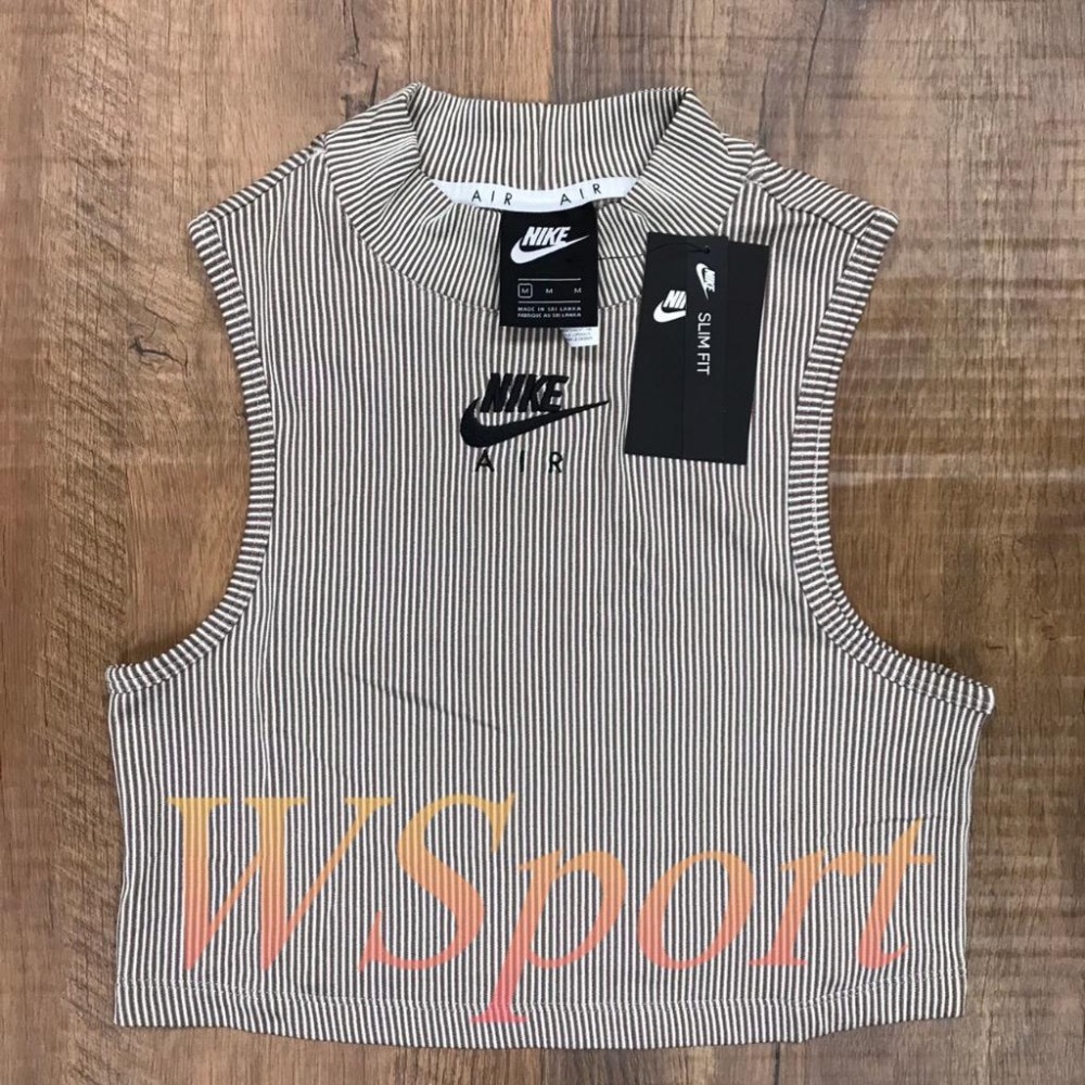 【WS】NIKE W NSW ESSNTL 女款 刺繡 運動 休閒 短版 小背心 CZ9342-113-細節圖4