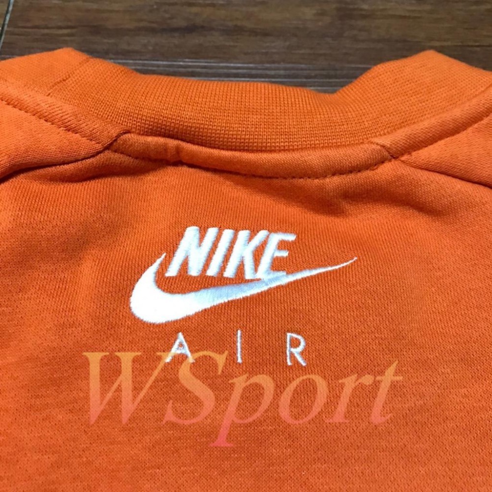 【WS】NIKE AIR FLEECE CREW 橘 男款 復古 刺繡 保暖 長袖T 大學T DA0221-893-細節圖7