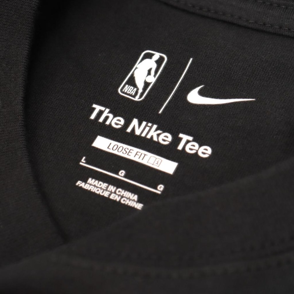 【WS】NIKE JORDAN LAKERS TEE 男款 湖人隊 LBJ 運動 籃球 短袖 短T DA6513-010-細節圖6