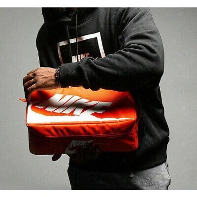【WS】NIKE SHOE BOX BAG 橘紅 經典鞋盒 鞋袋 手拿包 手提袋 BA6149-810