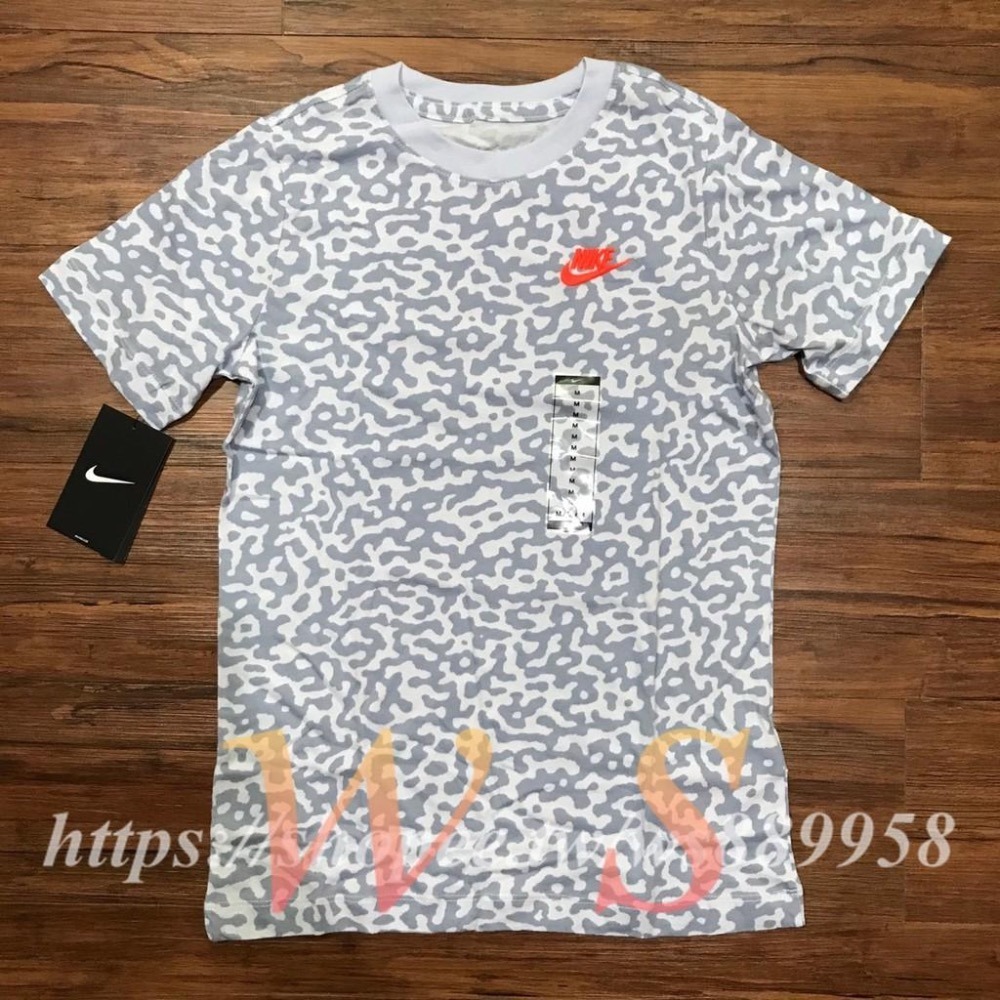 【WS】NIKE U NSW TEE 迷彩 童裝 刺繡LOGO 休閒T 短T CV2139-100-細節圖2