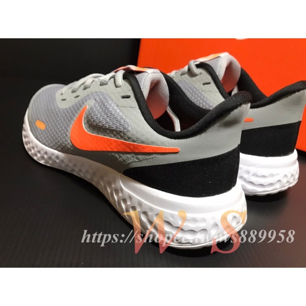 【WS】NIKE REVOLUTION 5 (GS) 童鞋 灰橘 透氣 運動 慢跑 跑步鞋 BQ5671-007-細節圖3